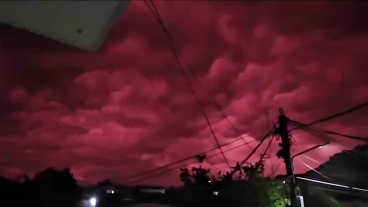 Así fue como se pintó el cielo de rojo en Colombia tras una semana del fuerte terremoto: impactante fenómeno | NTN24.COM
