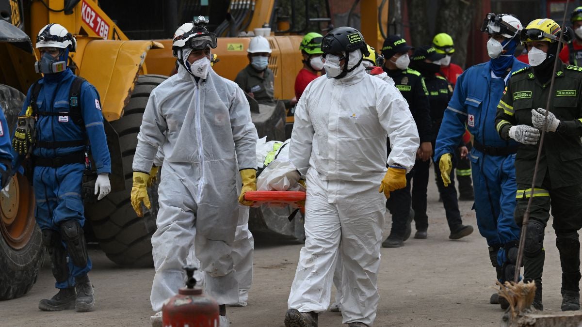 ¿Cómo afrontar el duelo tras una tragedia? Psicóloga explica los retos que enfrentan las víctimas de los terremotos de Colombia y Venezuela | NTN24.COM