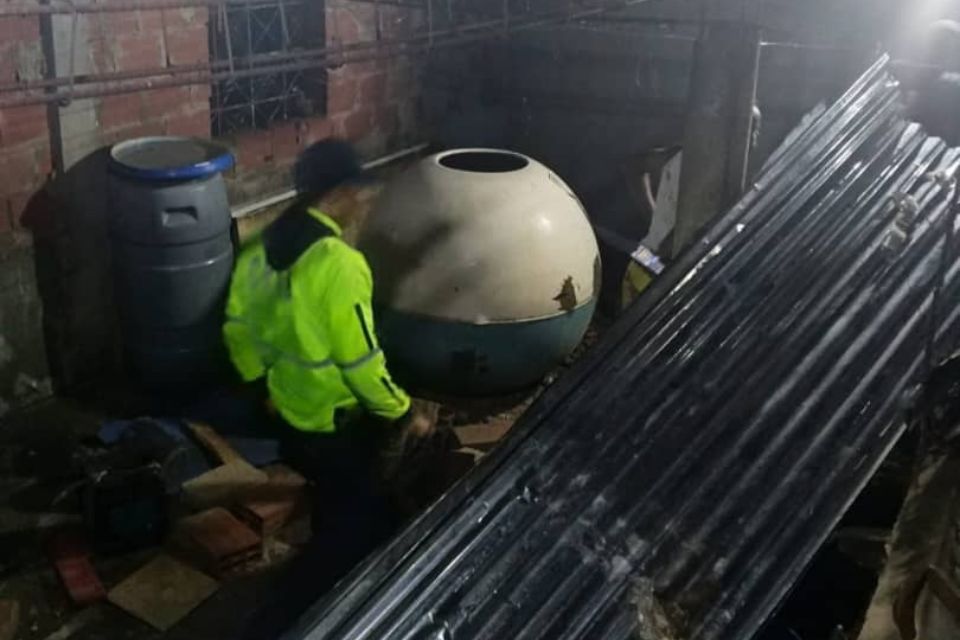 Reportan colapso de vivienda en Carapita tras lluvias