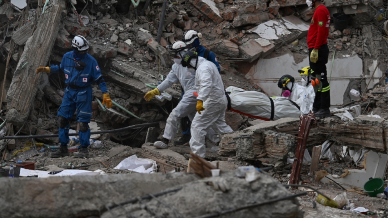 Colombia sube a 304 el número de fallecidos por terremoto