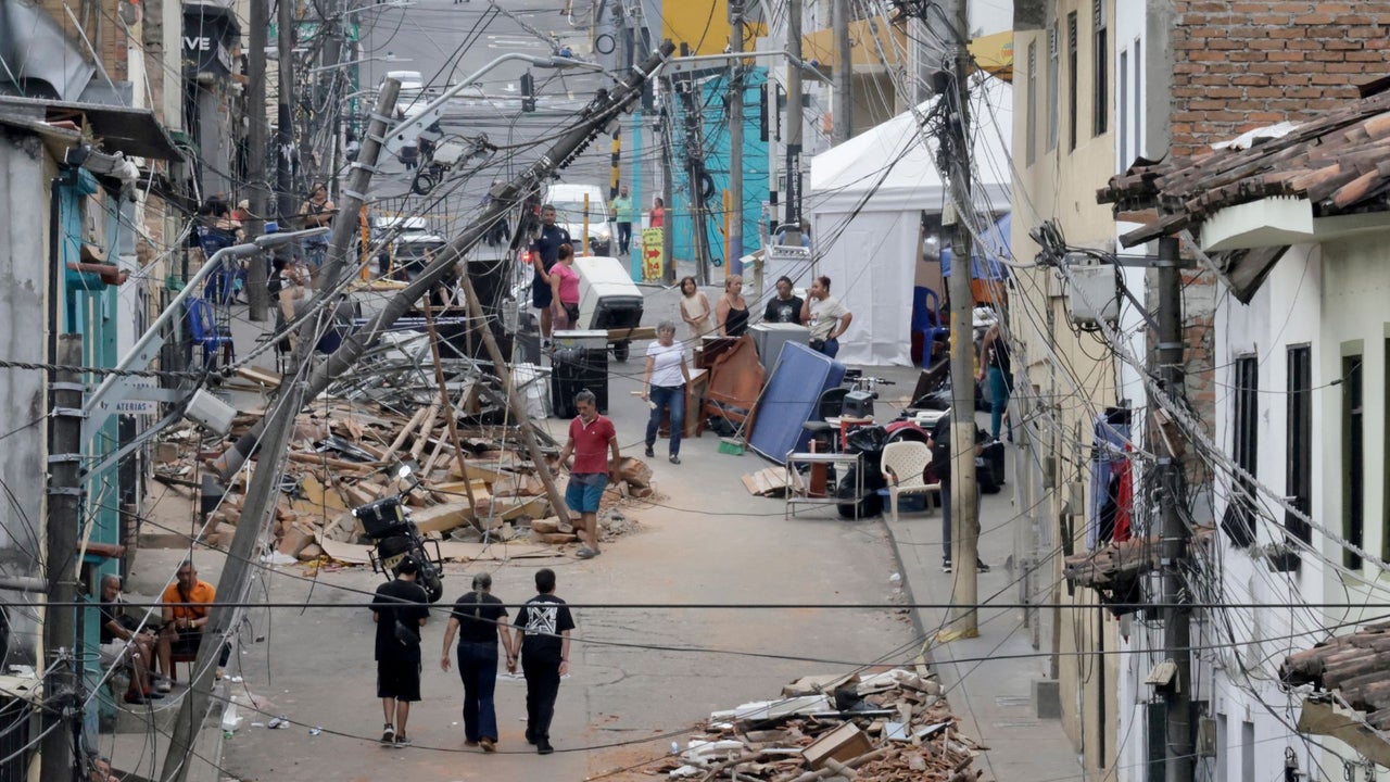 Venezolano que perdió a su esposa e hijas en terremoto de La Guaira busca a su hermano en Pereira | NTN24.COM