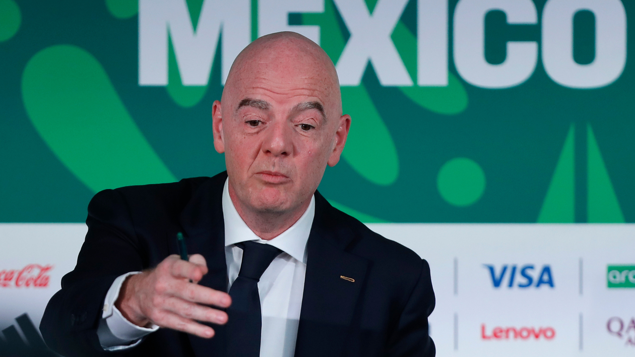 Dirigente de la Premier League acusa a Infantino de llevar a FIFA a tocar el “botón de la autodestrucción” | NTN24.COM