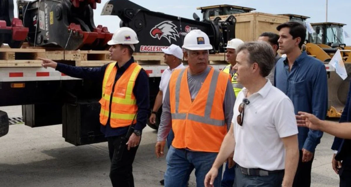 Estados Unidos dispone de 20 máquina de alta tecnología para acelerar trabajos de recuperación en La Guaira < El Informador Venezuela
