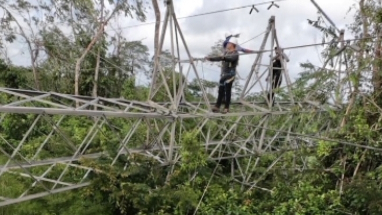 Municipios Bolívar y Punceres sin luz por caída de 3 torres de alta tensión