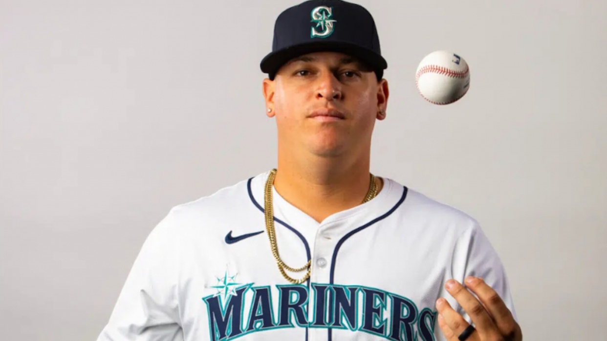Venezolano Jhonathan Díaz sube a las Grandes Ligas con los Marineros de Seattle