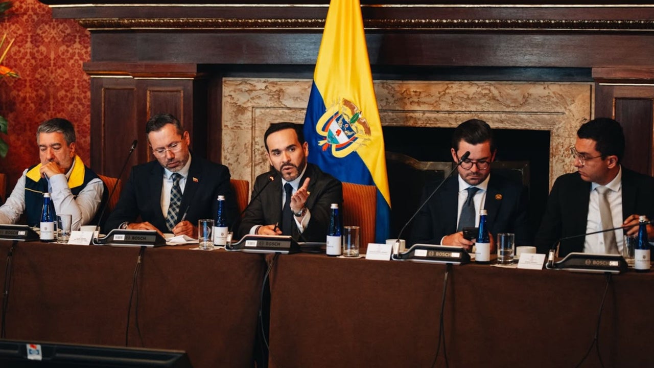 Abelardo De la Espriella decretó oficialmente la emergencia económica para hacerle frente a la crisis humanitaria que deja el terremoto en Colombia | NTN24.COM