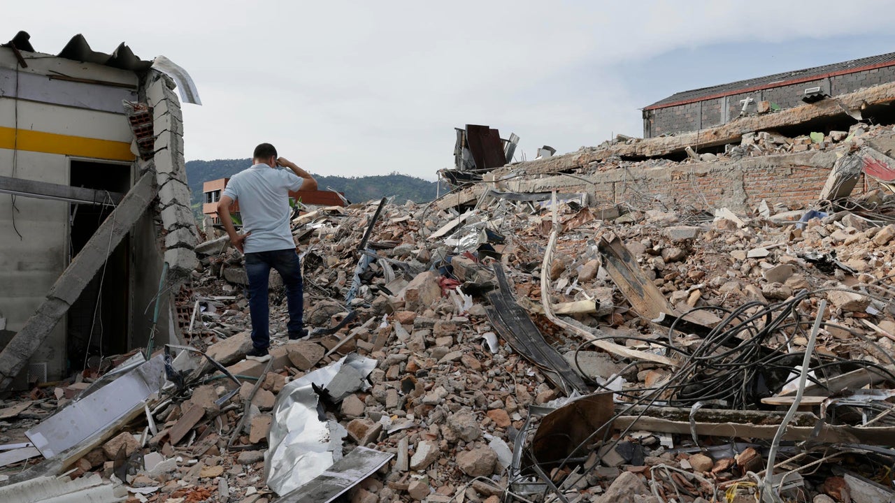 Así puede ser voluntario y ayudar en las zonas afectadas tras el terremoto de magnitud 7,4 en Colombia | NTN24.COM