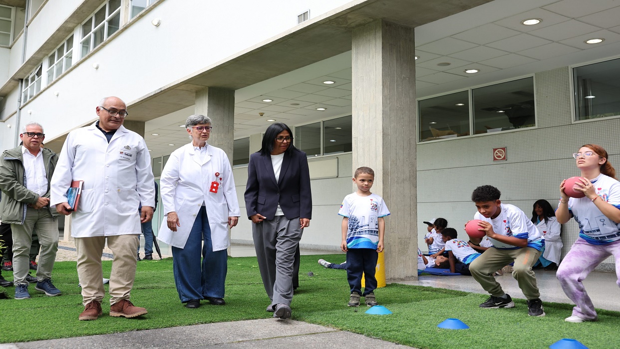 Presidenta Rodríguez promueve modernización del Cardiológico Infantil al celebrar 20 años con más de 15.300 cirugías