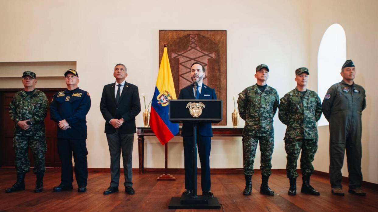 De la Espriella presenta nueva cúpula militar para