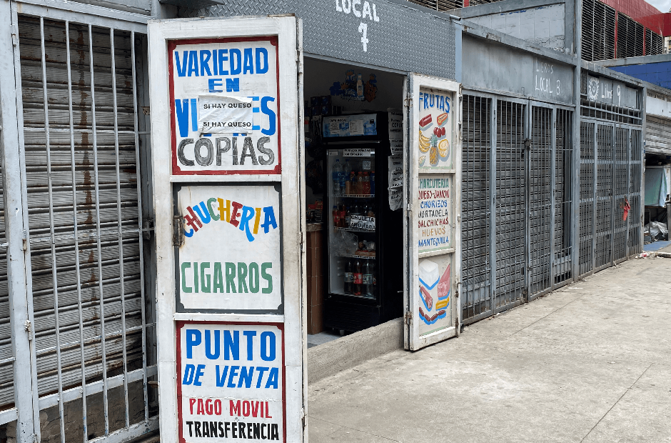Alza de comisiones del BCV no perdona el bolsillo de comerciantes y usuarios | TalCual