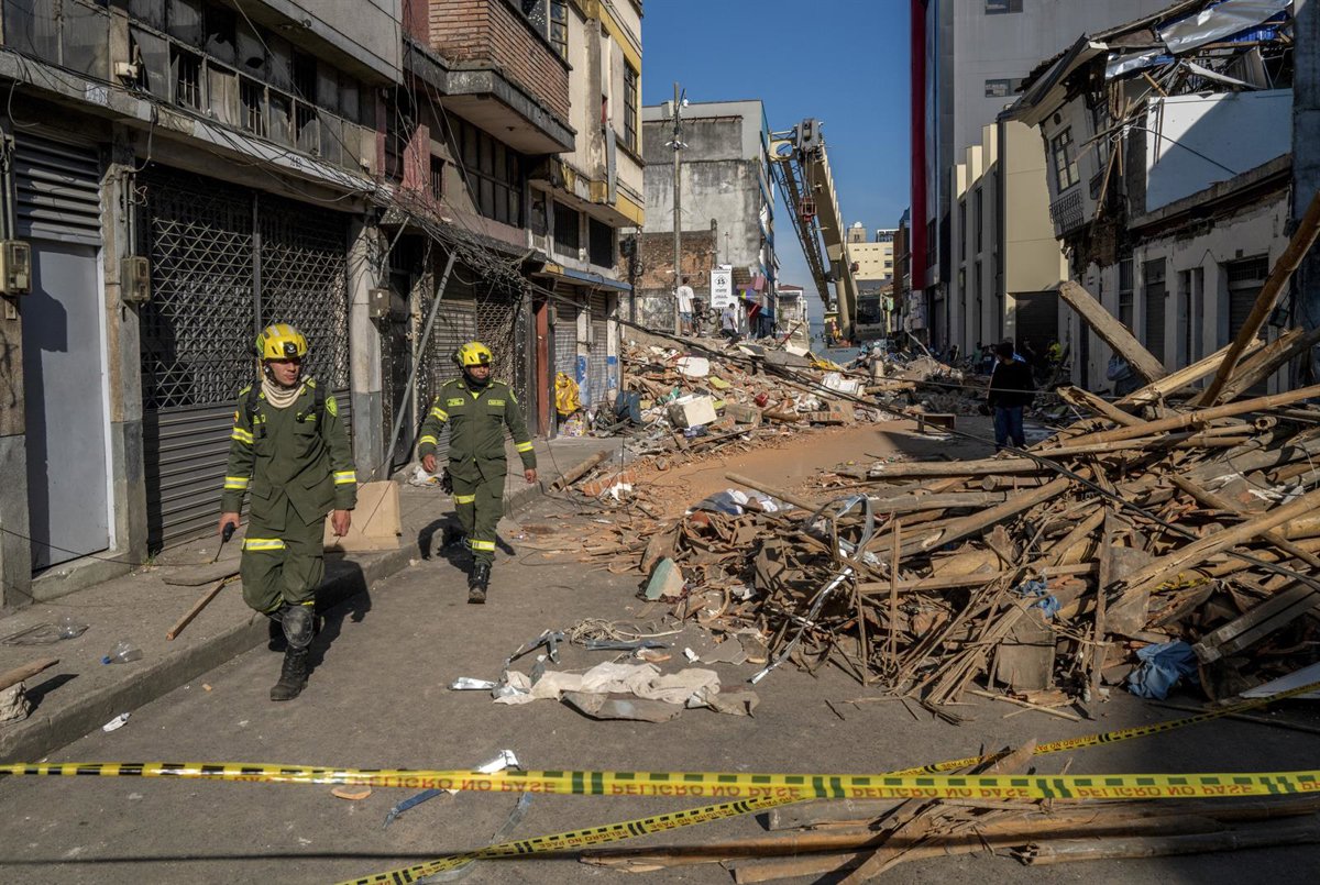 Ascienden a 321 los fallecidos en el terremoto de magnitud 7,4 que sacudió Colombia < El Informador Venezuela