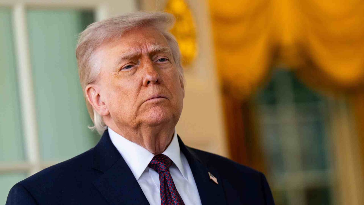 “Les advirtió de las consecuencias de continuar por su camino bárbaro y sin ley”: el duro mensaje que compartió Trump sobre el régimen de Irán | NTN24.COM