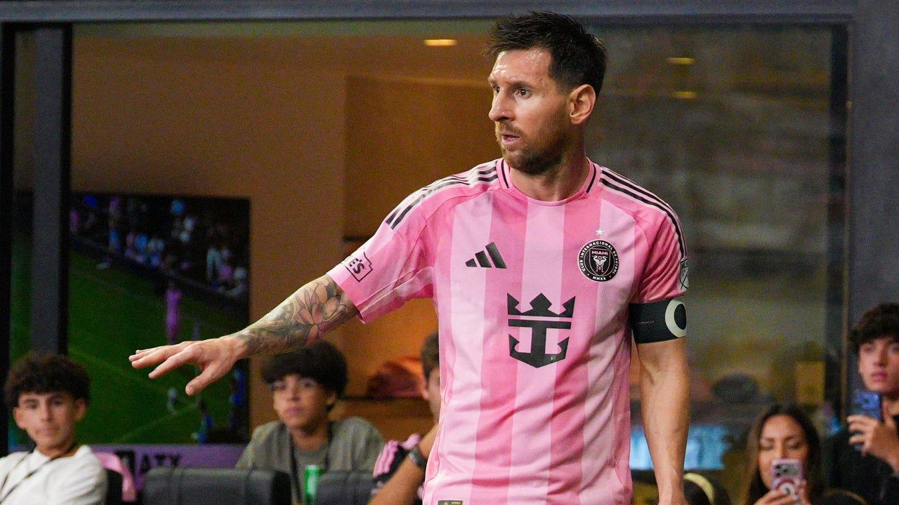 La MLS multó a Messi al considerar que el argentino contactó con las manos y sin balón a un rival: esta fue la acción | NTN24.COM