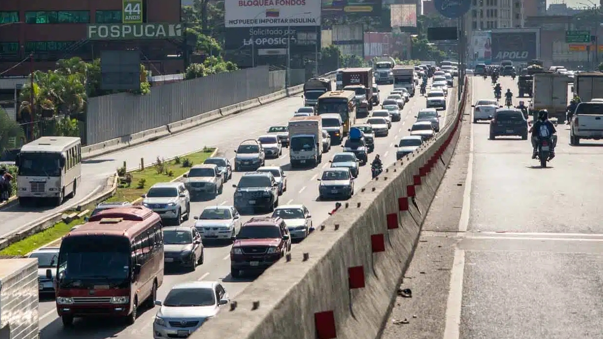 Ministerio de Transporte informa cierre parcial de la autopista Gran Cacique Guaicaipuro este 23 de agosto