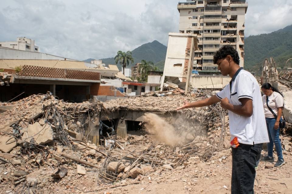 Gobierno utilizará escombros dejados por los sismos en reconstrucción de La Guaira | TalCual