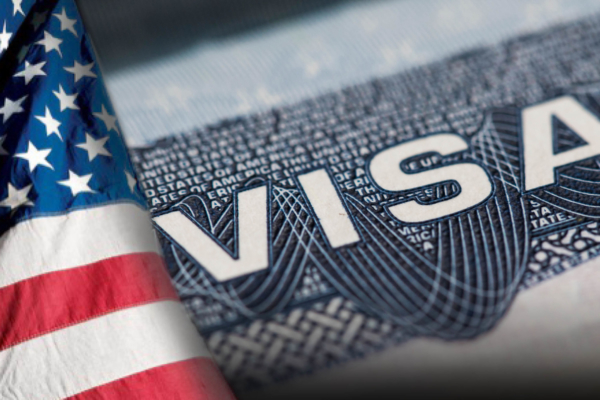 Jueza de EEUU anula la suspensión de visas impuesta por Trump a 75 países – bancaynegocios.com