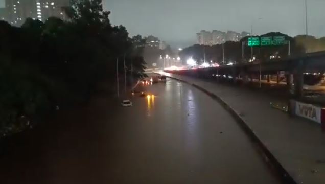 Delcy Rodríguez afirmó que Caracas y Miranda sufrieron estragos por fuertes lluvias este #22Ago