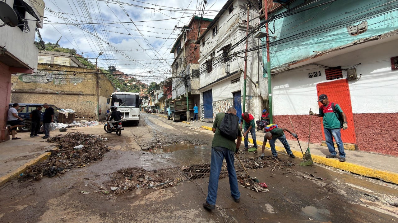 Impactantes imágenes: inundaciones en Caracas evidencian incapacidad del régimen ante emergencias | NTN24.COM