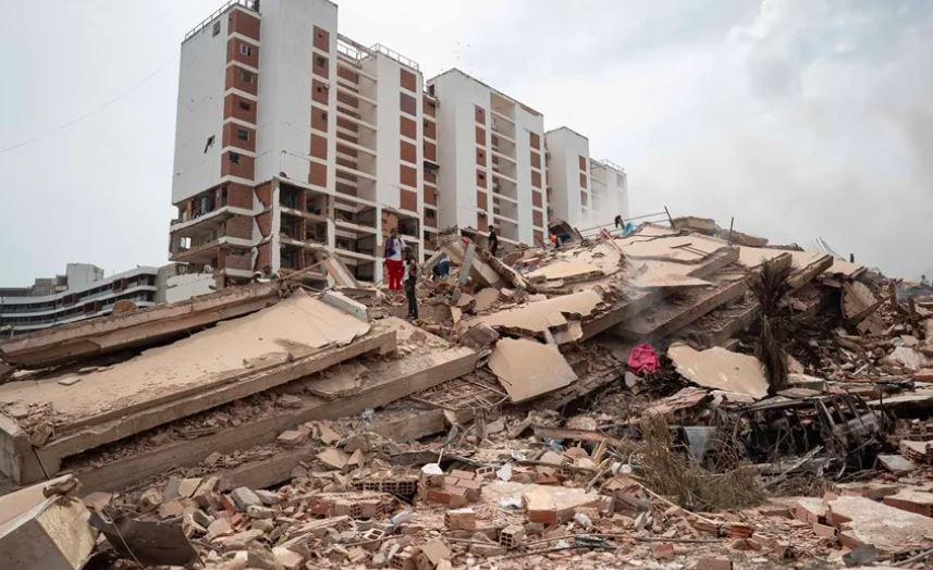 Caraballeda sigue devastada por terremotos: Así luce La Guaira, dos meses después del desastre (VIDEO)