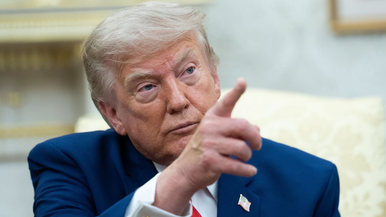 Trump anuncia aranceles del 50% a vehículos y acero de Canadá a partir de enero de 2027 | NTN24.COM