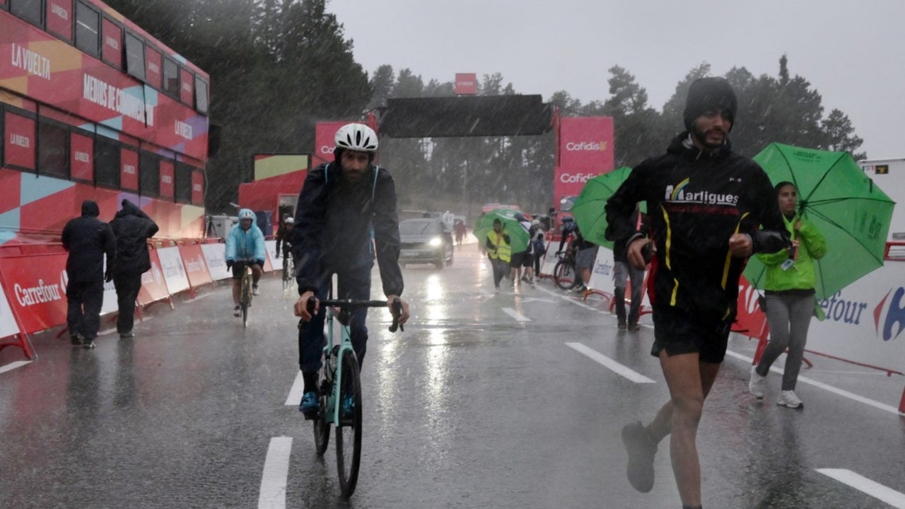 Así fue captada impresionante granizada por la que fue cancelada la tercera etapa de la Vuelta a España | NTN24.COM