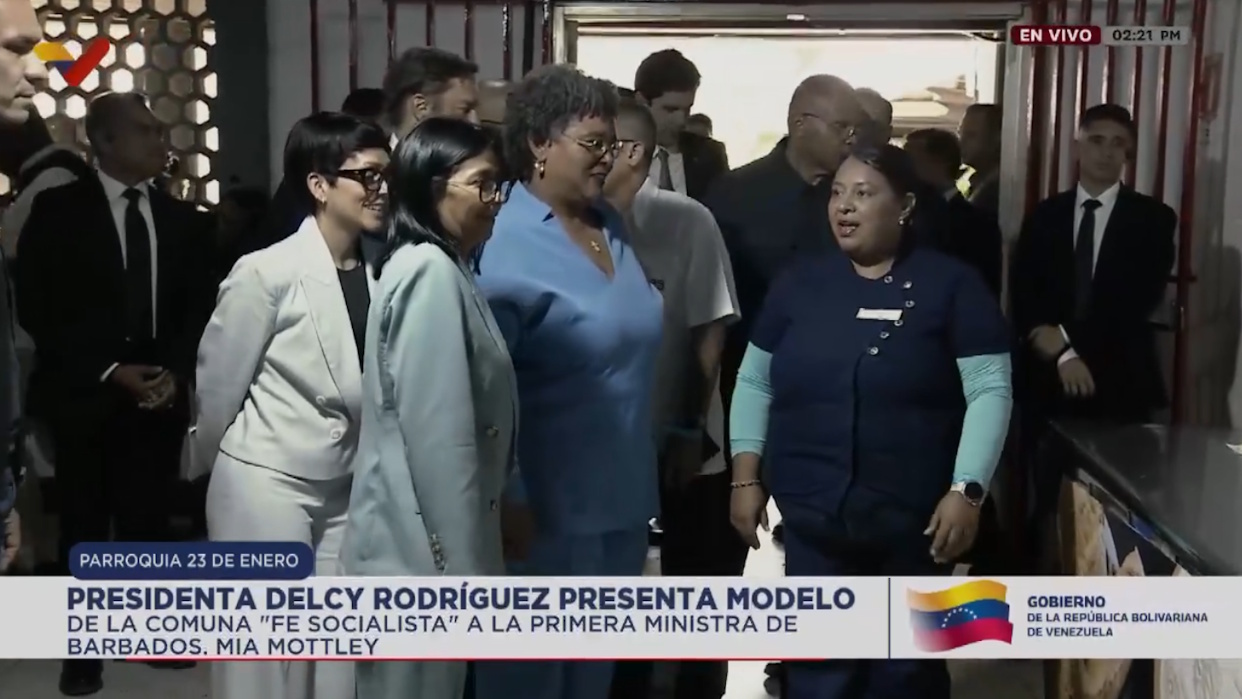 Delcy Rodríguez presenta modelo de la comuna