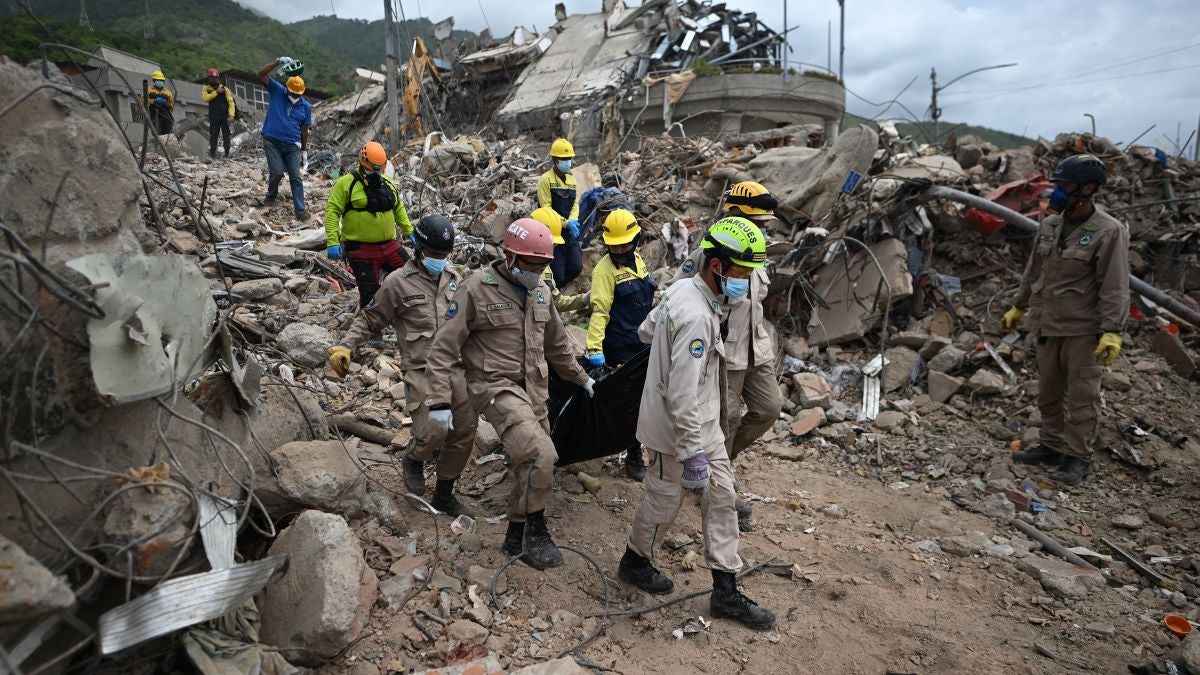 Familias exigen disculpas del régimen de Venezuela por muerte de deportados de EE. UU. que habían sido recluidos en La Guaira: “esto no se va a quedar así” | NTN24.COM