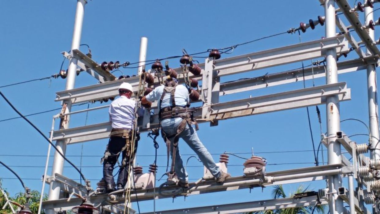 Ministro de Energía afirmó que ha sido recuperado el 100% de líneas de transmisión a dos meses de los terremotos