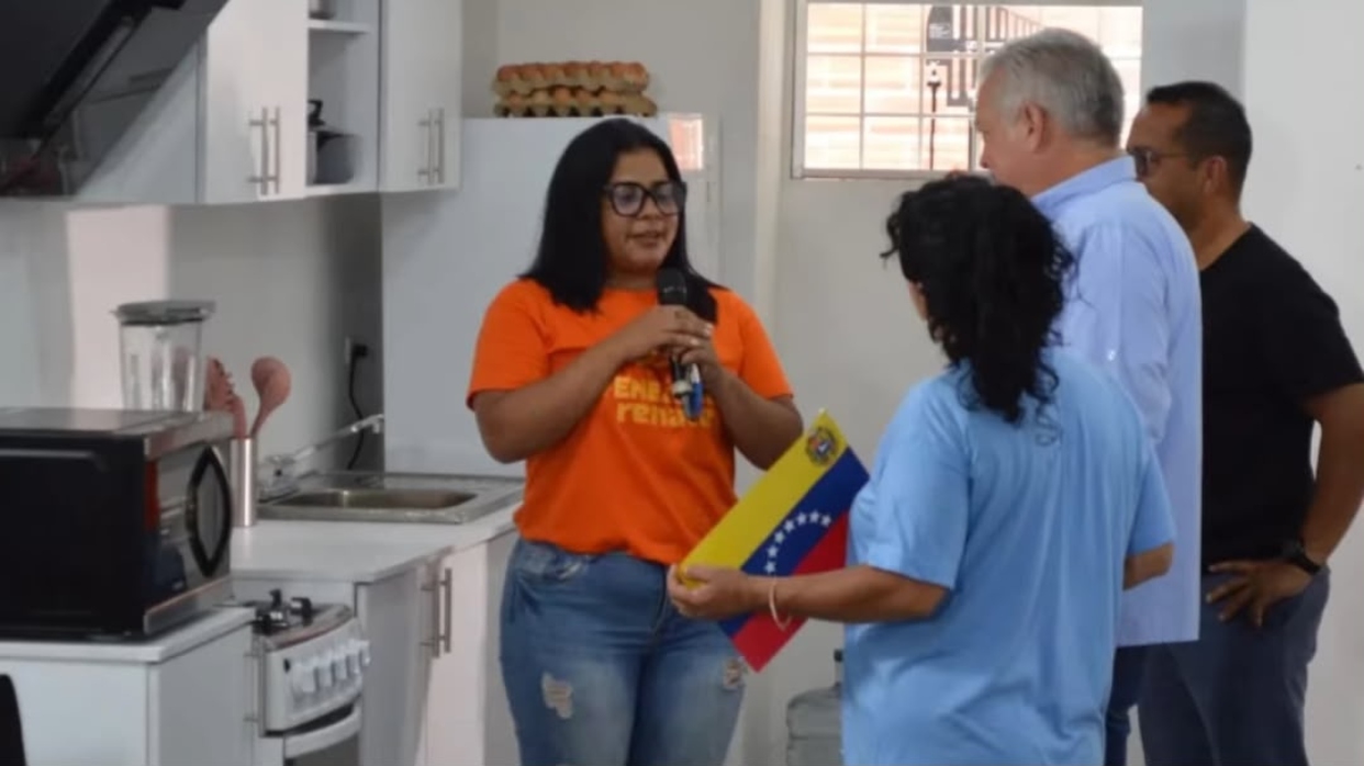 Gobierno nacional entregó en Guatire nueve apartamentos a familias afectadas por doblete sísmico