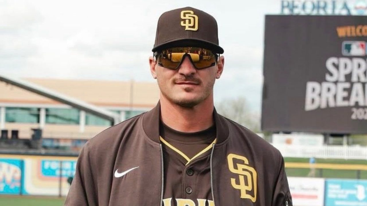 Coach venezolano de los Padres de San Diego fue liberado tras nueve días bajo custodia de ICE