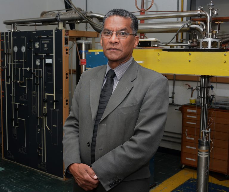Doctor venezolano fue galardonado con el Premio Internacional de Física “Bernard Coqblin” 2026