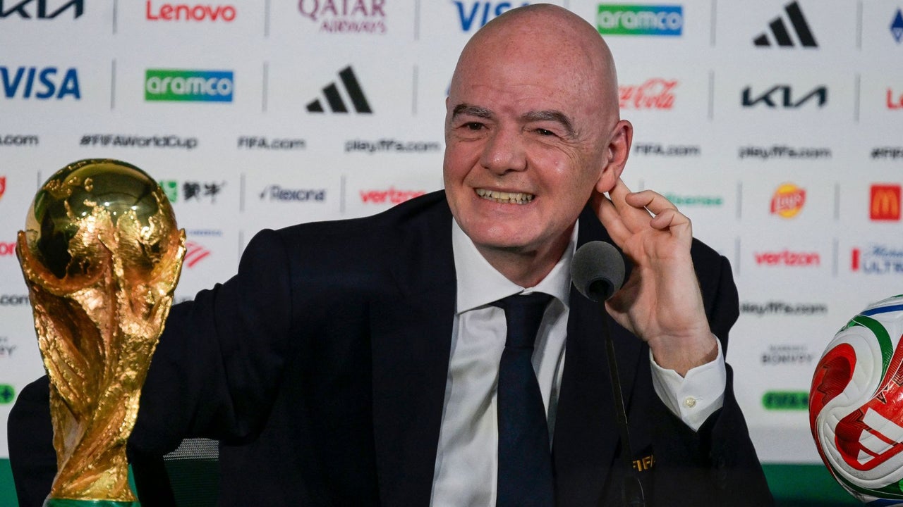 Destacados exjugadores sudamericanos, entre ellos un colombiano, declaran su apoyo a Gianni Infantino en la FIFA | NTN24.COM
