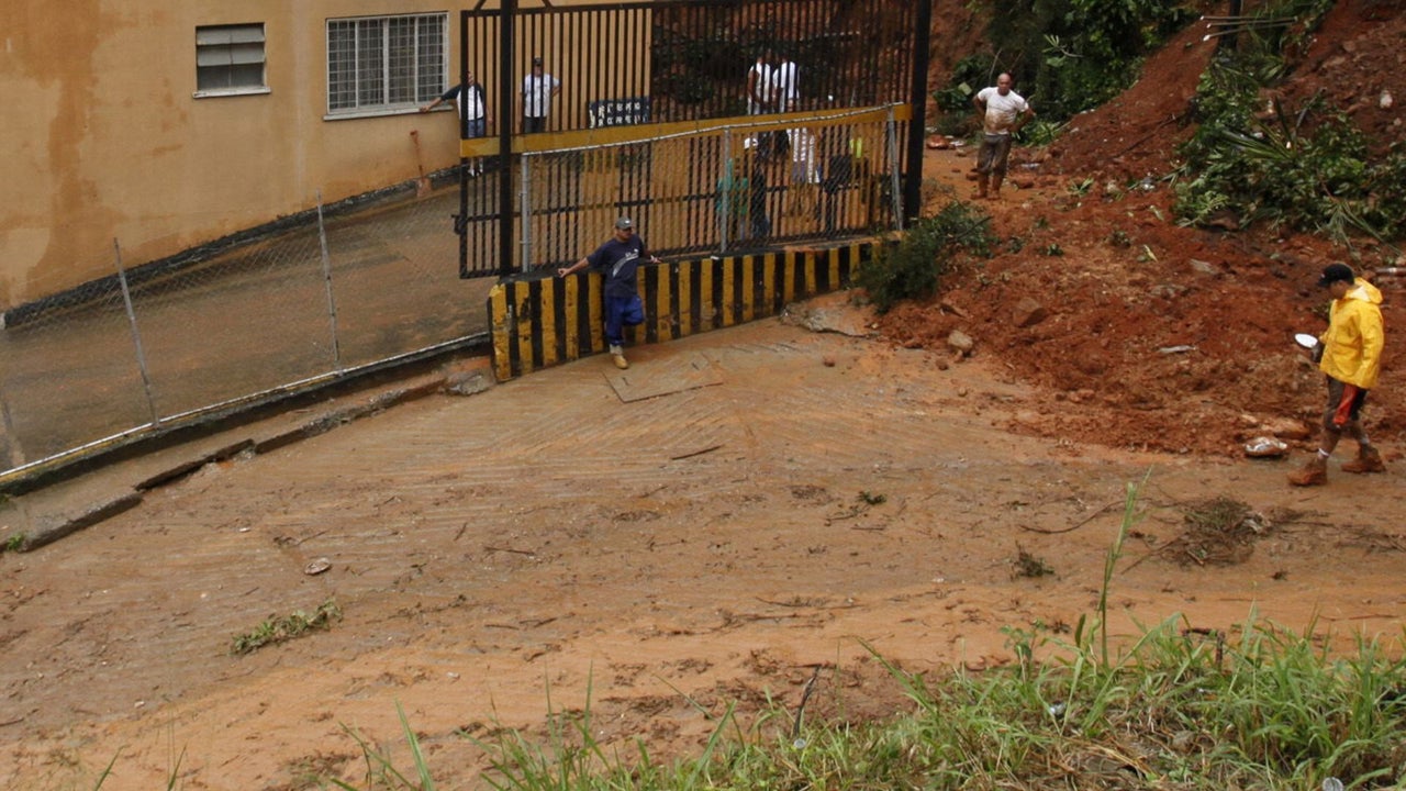 Fuertes lluvias causan afectaciones en el estado Anzoátegui, Venezuela | NTN24.COM