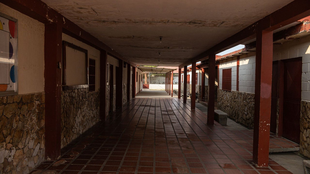 Reubicarán a alumnos de 91 centros educativos afectados en Venezuela por el doblete sísmico para el próximo periodo escolar | NTN24.COM