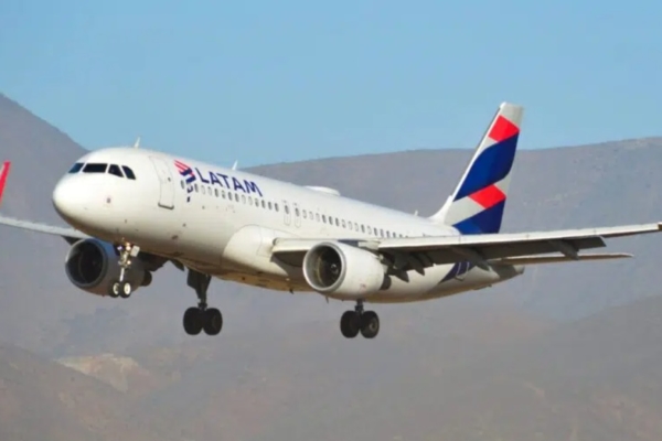 Tendrá 3 vuelos a la semana: LATAM Airlines Colombia reanudará este #4Sep la ruta aérea entre Bogotá y Caracas – bancaynegocios.com