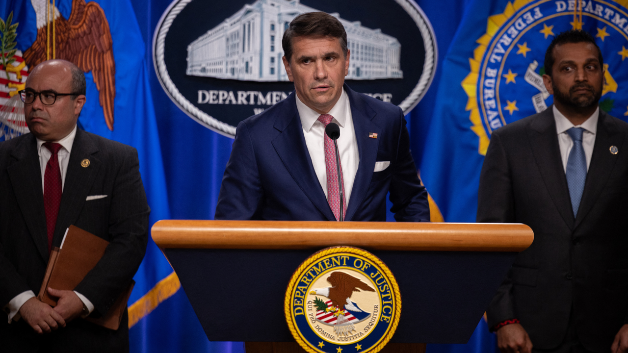 Colombia extradita a Puerto Rico a un capo dominicano acusado por el fiscal general de EE. UU., Todd Blanche | NTN24.COM