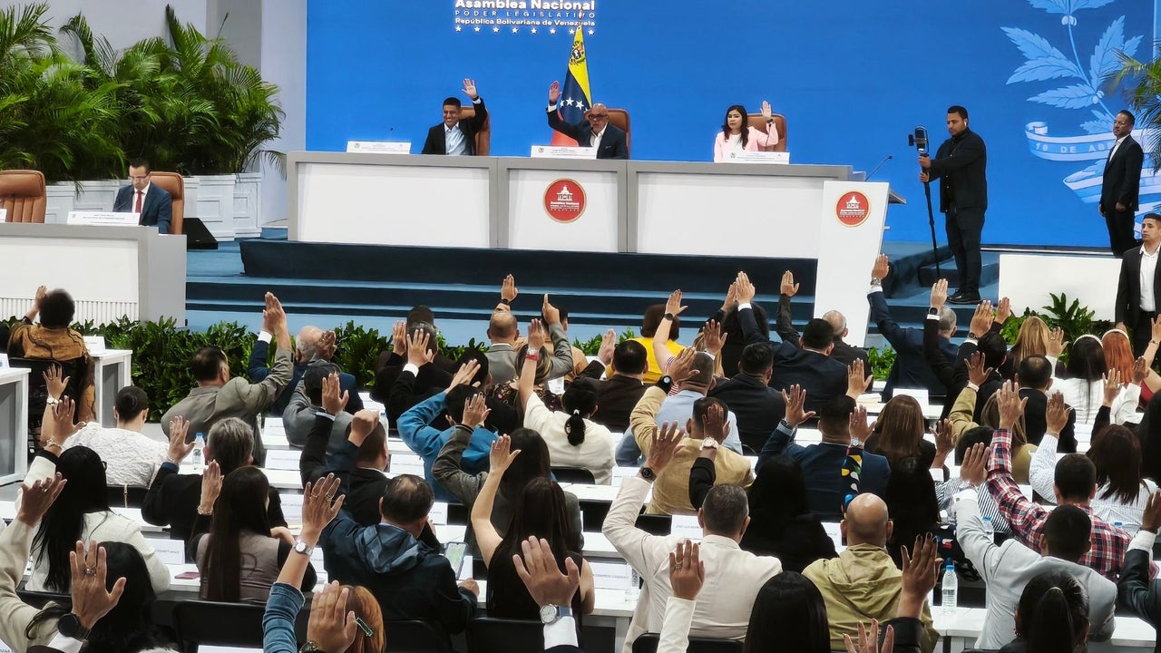 Asamblea Nacional del régimen aprobó reforma parcial de Ley Orgánica del TSJ acordada en el diálogo entre el chavismo y la AN 2015 | NTN24.COM
