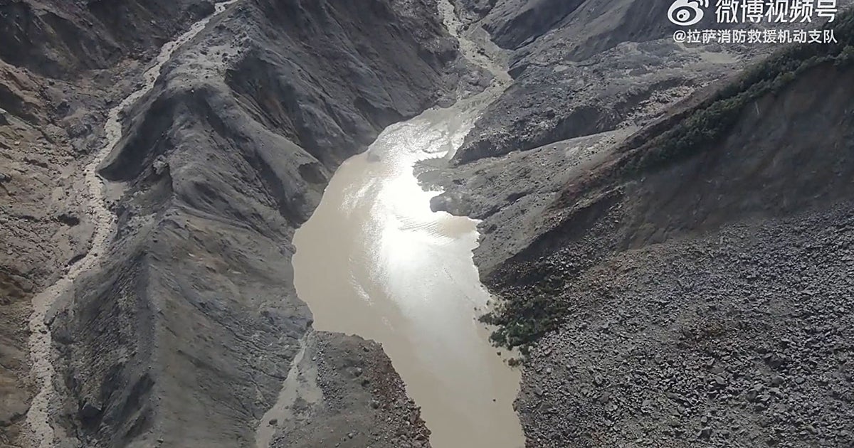 Nepal advierte del colapso de un lago en el Tíbet y urge a los rescatistas a buscar refugio
