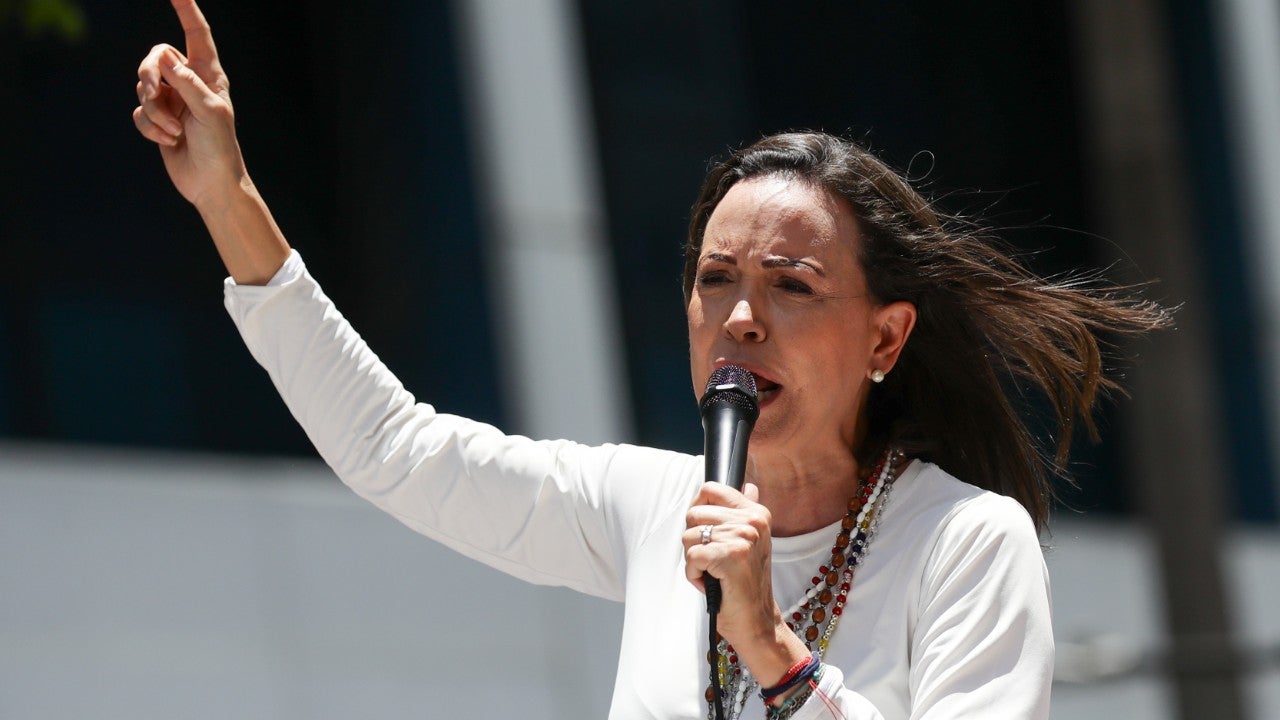 “Nuestra primera Guacamaya aterrizó en Venezuela”: María Corina celebra el regreso del diputado Omar González | NTN24.COM
