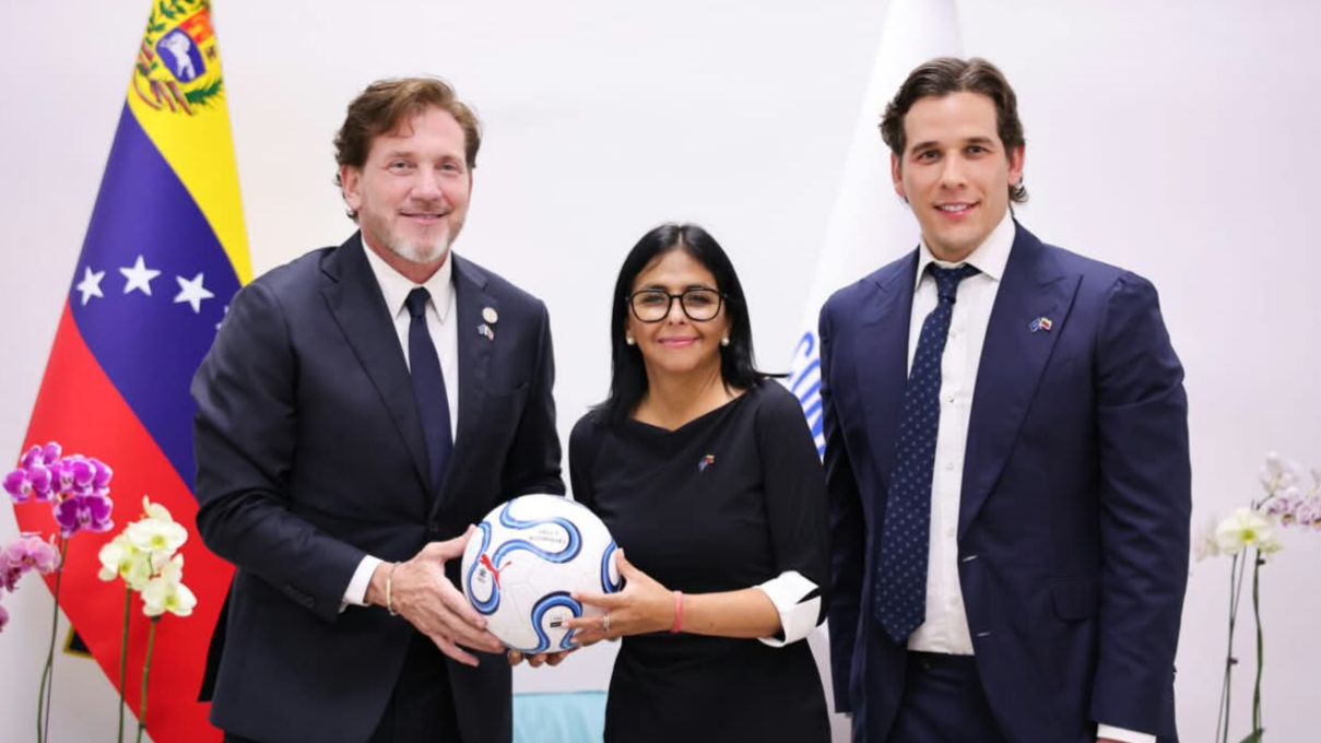 Presidenta Delcy Rodríguez sostuvo encuentro con máximas autoridades de la Conmebol y la FVF