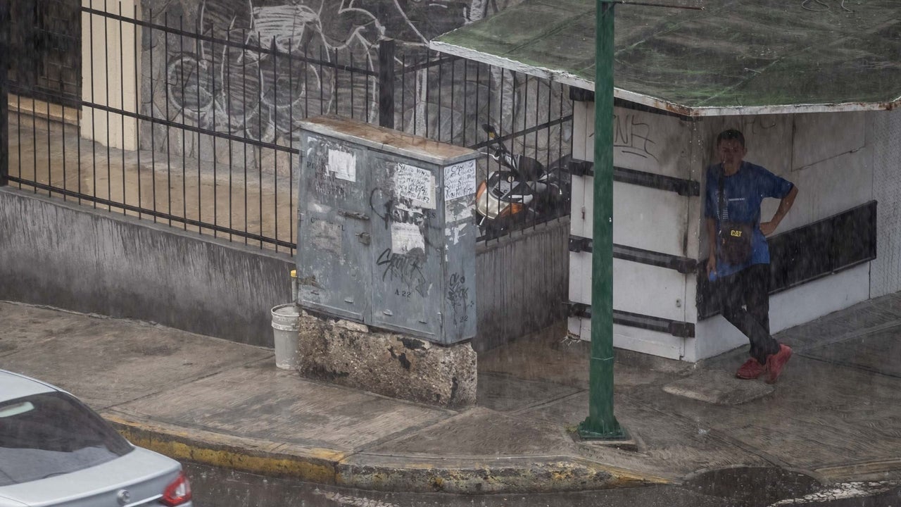 Inameh pronostica lluvias en varias regiones de Venezuela este fin de semana por la onda tropical 42 | NTN24.COM