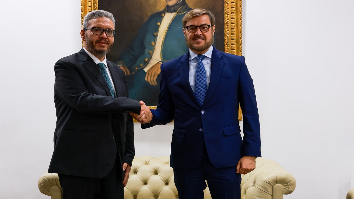 Venezuela otorga la Orden Francisco de Miranda al embajador de Egipto (+Video)