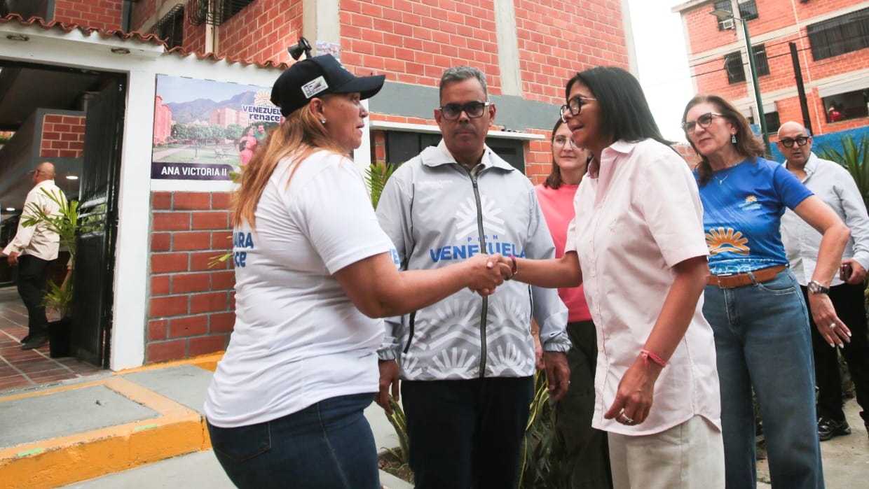 Presidenta Delcy Rodríguez entrega 210 viviendas totalmente rehabilitadas tras sismos en Urbanismo Ana Victoria de La Guaira