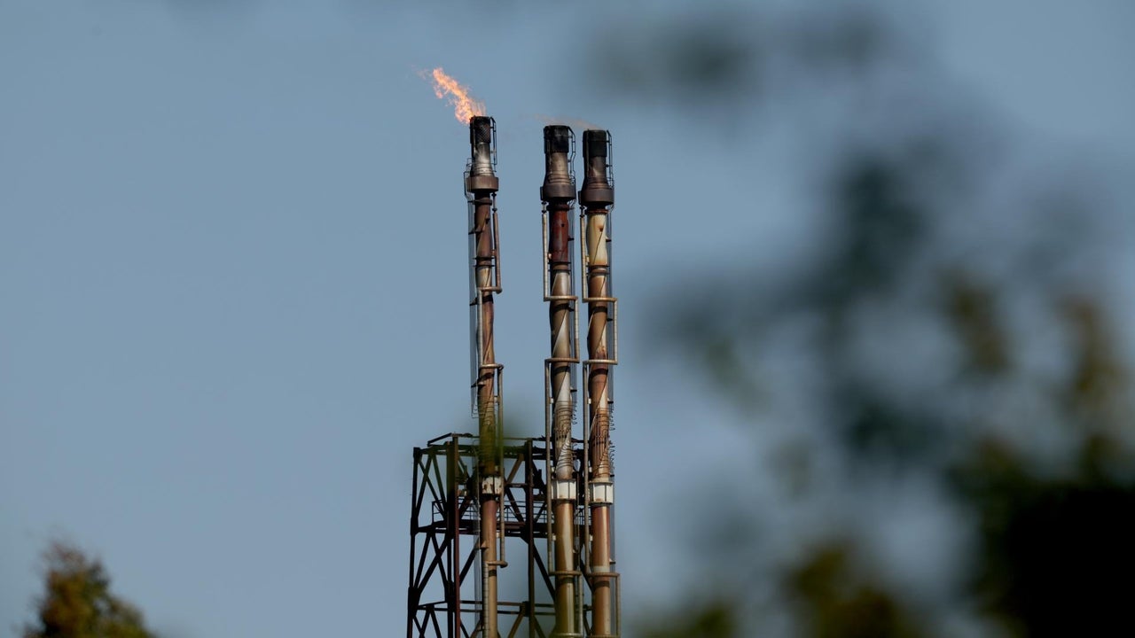 Los precios del petróleo suben tras la reanudación de los ataques de Estados Unidos contra el régimen de Irán | NTN24.COM