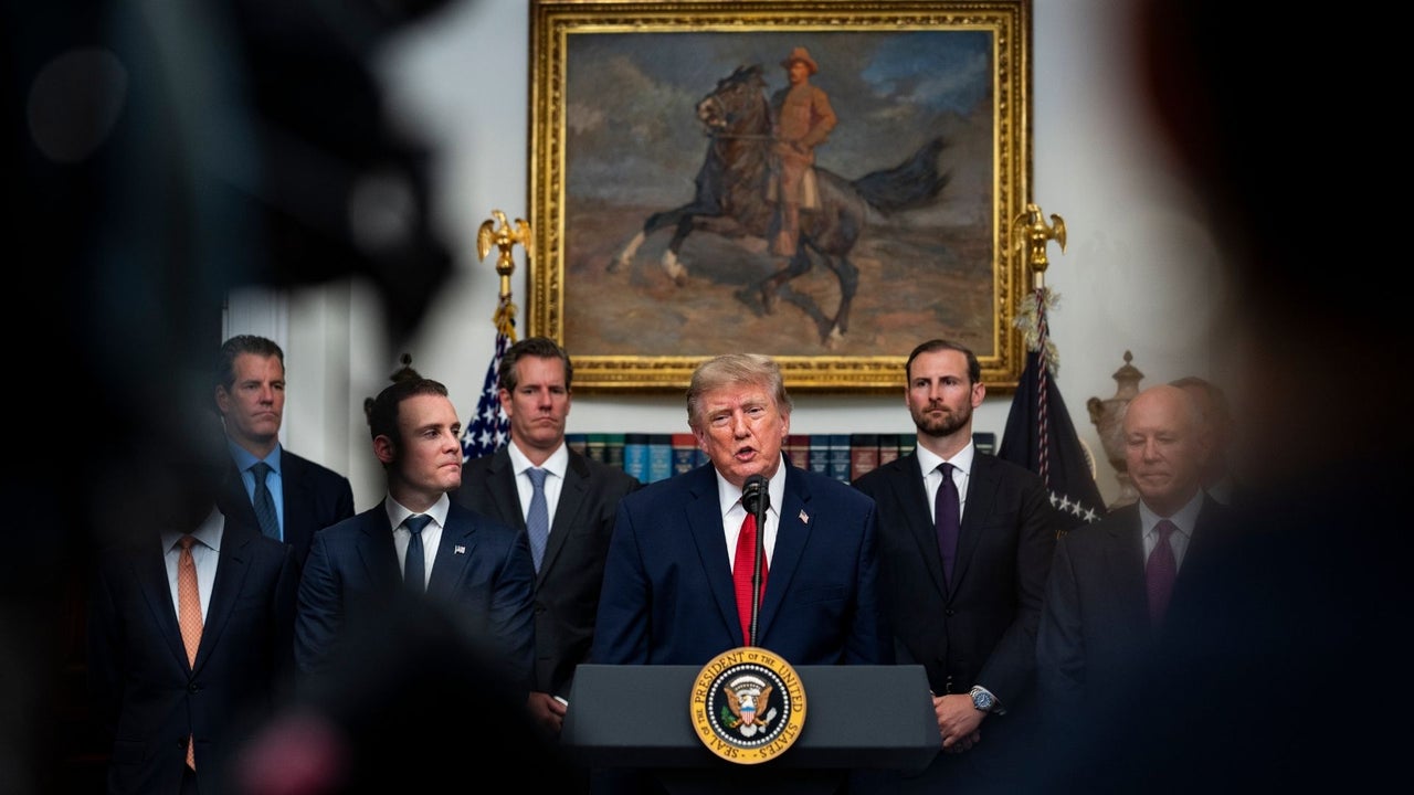 Donald Trump amplía el programa de deportaciones enviando a migrantes de diversas nacionalidades a terceros países en África | NTN24.COM