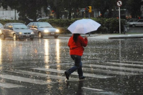 Inameh estima precipitaciones y actividad eléctrica en gran parte de Venezuela para este lunes