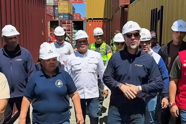 Seniat inspecciona aduana de La Guaira a solo horas de la reapertura del aeropuerto provisional < El Informador Venezuela