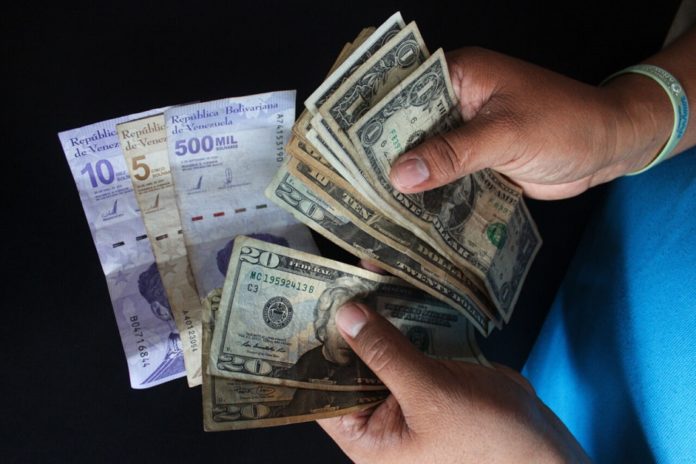 Dólar BCV rompe la barrera de los Bs. 800 este 2 de septiembre – Efecto Cocuyo