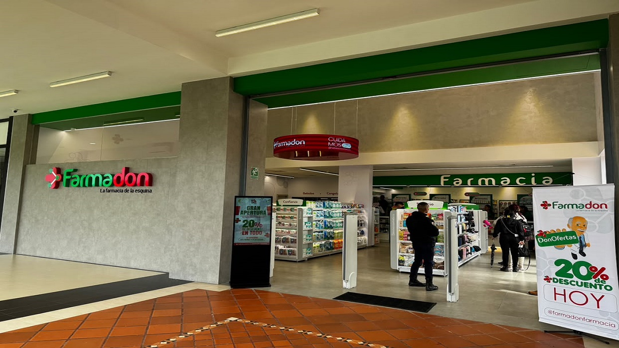 Farmadon apertura sucursal número 26 en el centro comercial La Cascada