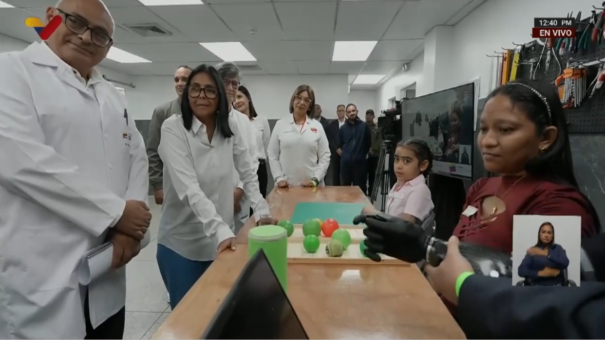 Presidenta Delcy Rodríguez anuncia alianza que impulsará tecnología biónica en el país